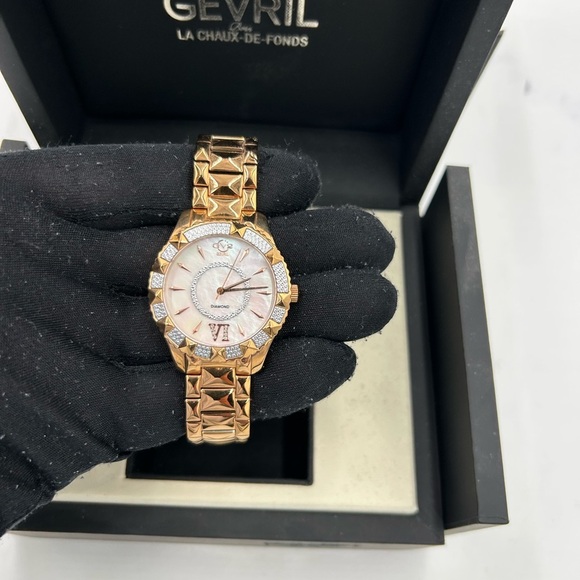 Women\'s GEVRIL GV2 Venice, diamond quartz 39 mm watch NWT main image 5